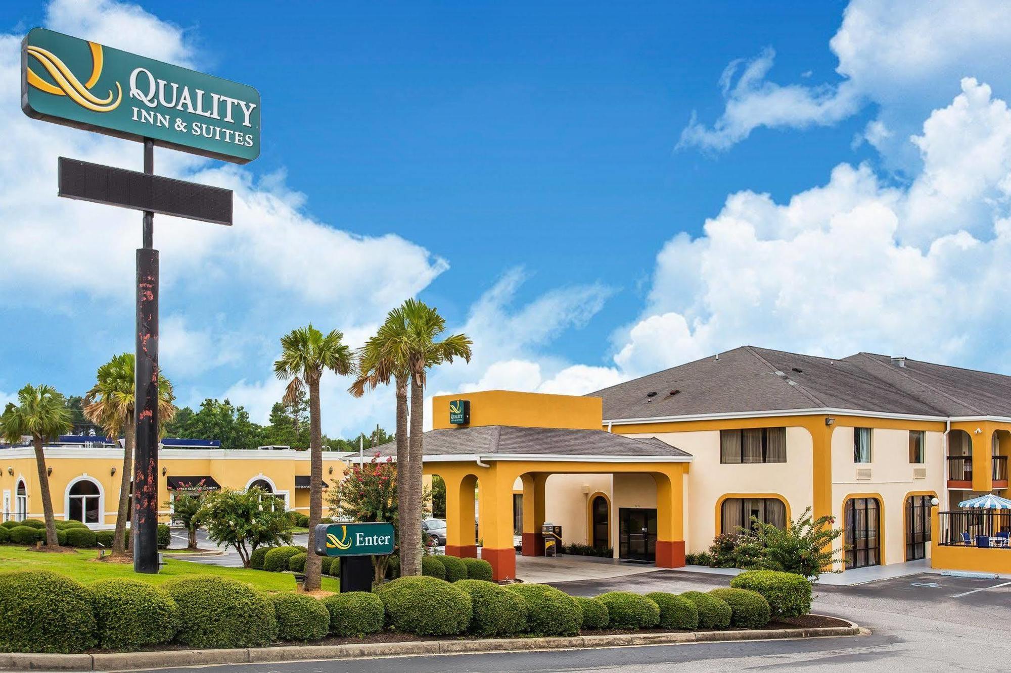 Quality Inn & Suites Bensalem Exterior foto